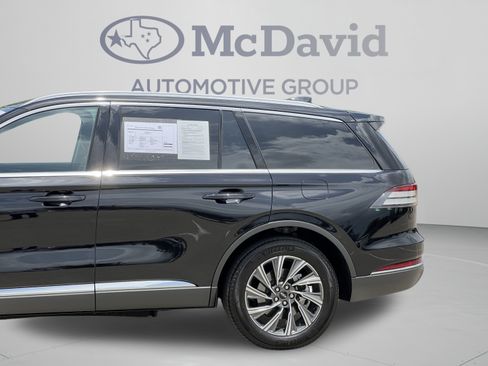 Certified 2025 Lincoln Aviator AWD image 30