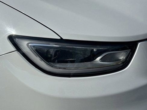 Used 2024 Chrysler Pacifica Touring-L FWD image 31