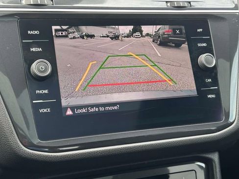 Used 2022 Volkswagen Tiguan SE R-Line FWD image 27