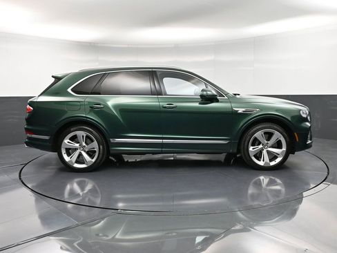 Used 2023 Bentley Bentayga AWD/4WD image 9