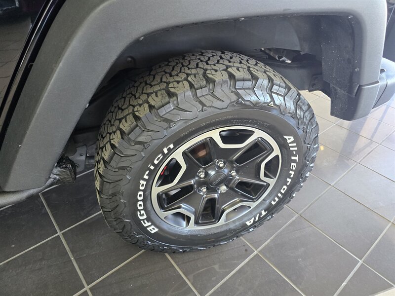 Used 2013 Jeep Wrangler Unlimited Rubicon AWD/4WD image 44