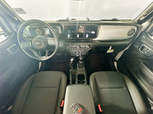 New 2026 Jeep Gladiator Sport image 9