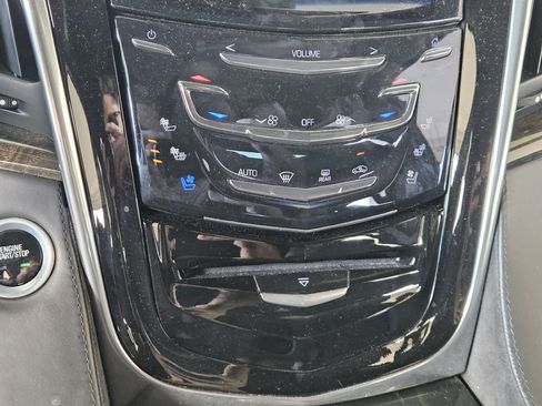 Used 2016 Cadillac Escalade Platinum image 19