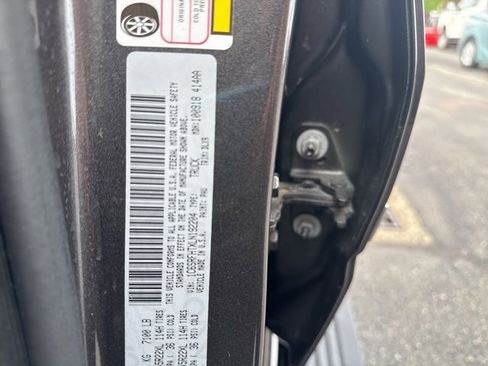 Used 2020 RAM 1500 Limited image 8