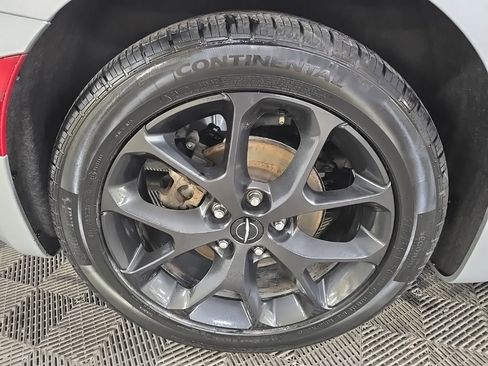 Used 2022 Chrysler Pacifica Limited w/ S Appearance Package image 14