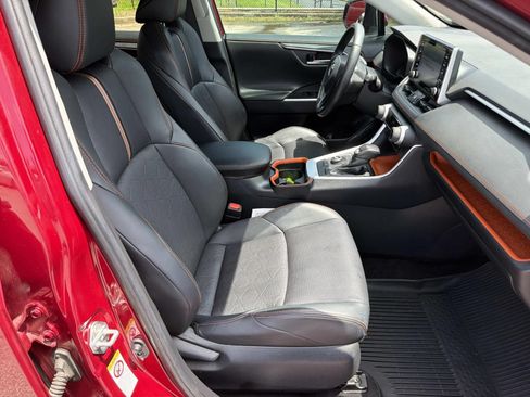 Used 2019 Toyota RAV4 Adventure w/ Cold Weather Package AWD/4WD image 13