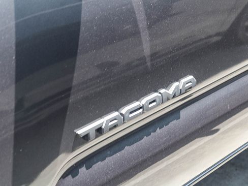 Used 2023 Toyota Tacoma TRD Off-Road AWD/4WD image 13