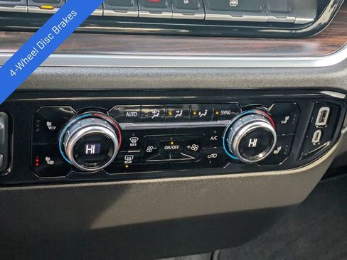 Certified 2025 GMC Sierra 1500 SLT image 33