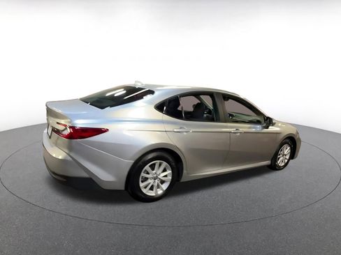 Used 2025 Toyota Camry LE image 15