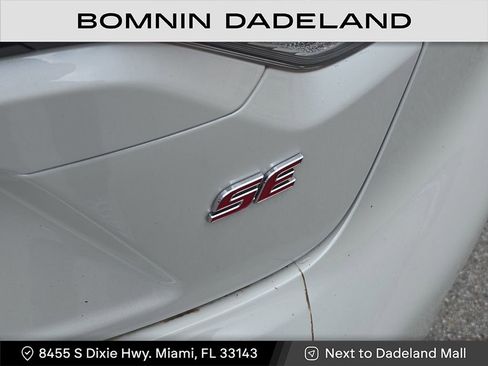 Used 2021 Toyota Corolla SE image 5