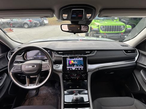 Used 2021 Jeep Grand Cherokee L Laredo w/ Luxury Tech Group I image 33