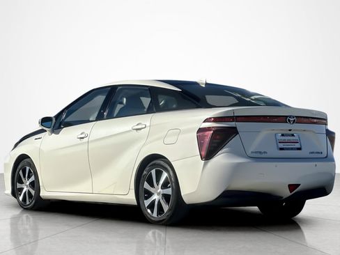 Used 2019 Toyota Mirai image 3