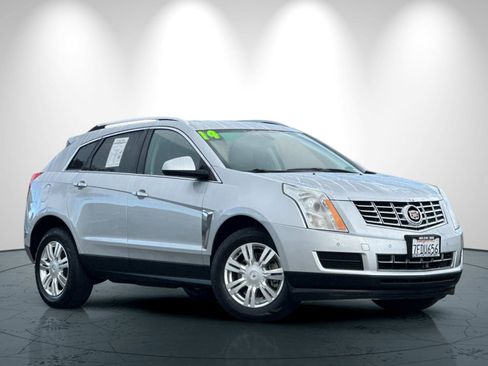 Used 2014 Cadillac SRX Luxury image 2