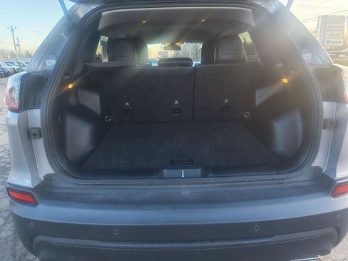 Used 2020 Jeep Cherokee Latitude Plus image 30