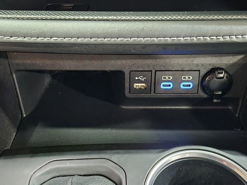 Used 2022 Toyota Highlander XLE image 38