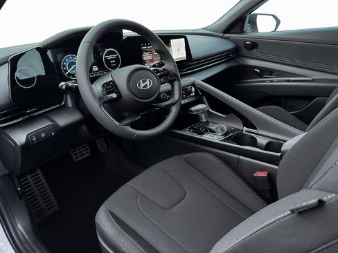 New 2025 Hyundai Elantra SEL image 22