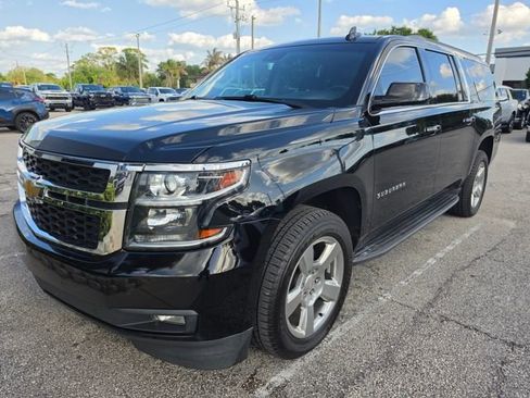 Used 2020 Chevrolet Suburban LT RWD image 1