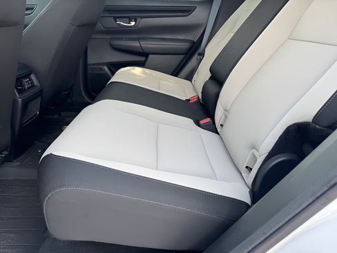 Used 2023 Honda CR-V LX image 11