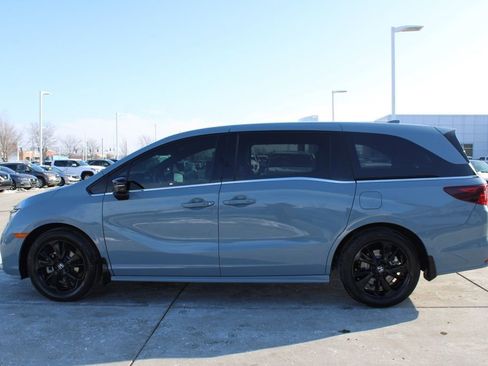 Used 2023 Honda Odyssey Sport image 4