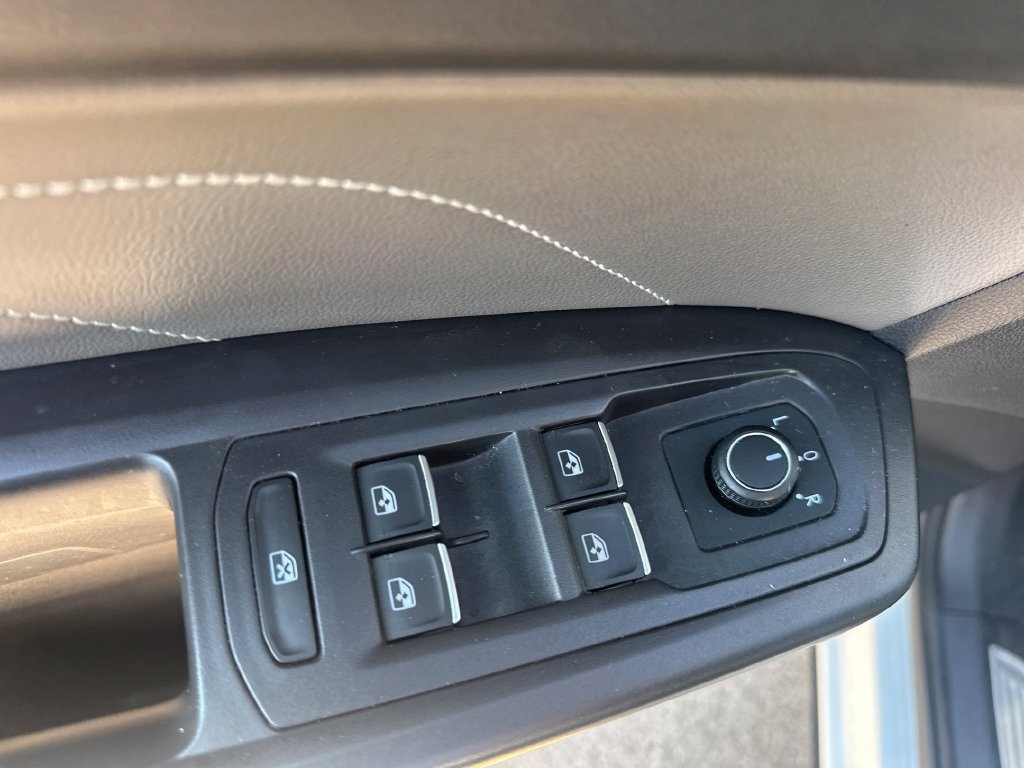 Used 2022 Volkswagen Atlas Cross Sport SE FWD image 40
