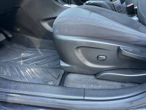 Used 2016 Chevrolet Trax LS FWD image 12