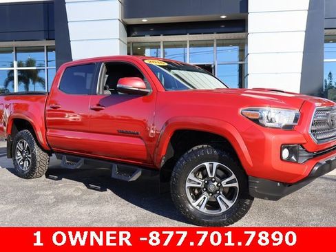 Used 2016 Toyota Tacoma TRD Sport image 2