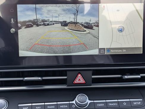 Certified 2025 Hyundai Elantra SEL image 20