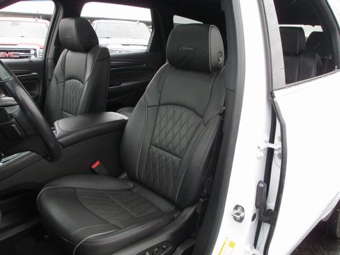 Certified 2023 Buick Enclave Avenir image 19