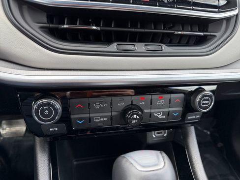 Used 2024 Jeep Compass Limited image 20