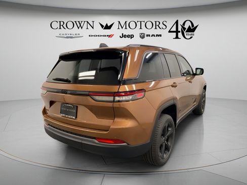 Used 2026 Jeep Grand Cherokee Limited w/ Limited Altitude Package AWD/4WD image 6
