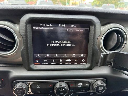 Used 2020 Jeep Gladiator Overland AWD/4WD image 9