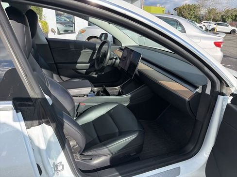 Used 2019 Tesla Model 3 Long Range image 10