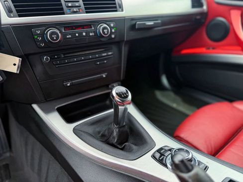 Used 2009 BMW 335i Convertible image 14