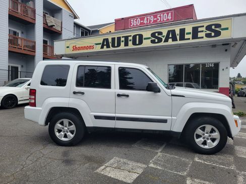 Used 2012 Jeep Liberty Sport RWD image 1