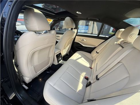 Used 2019 BMW 330i Sedan w/ Premium Package image 20