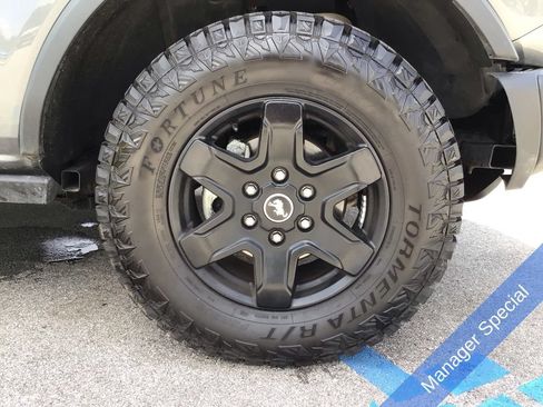 Used 2022 Ford Bronco Black Diamond AWD/4WD image 16
