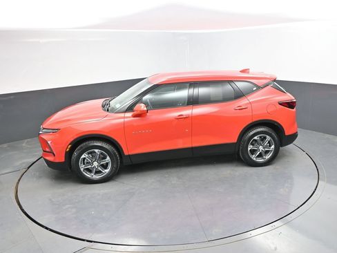 Used 2025 Chevrolet Blazer LT FWD image 26