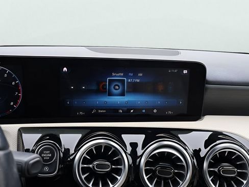 Used 2022 Mercedes-Benz A 220 4MATIC image 22