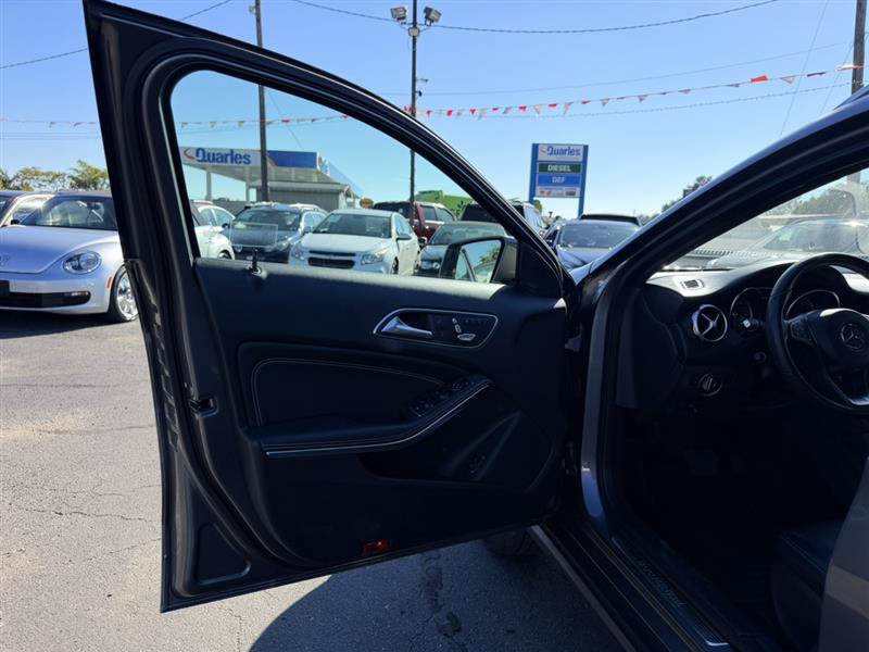 Used 2020 Mercedes-Benz GLA 250 4MATIC image 19