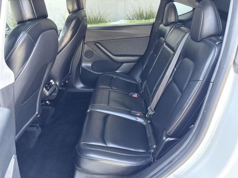 Used 2021 Tesla Model Y Long Range AWD/4WD image 12