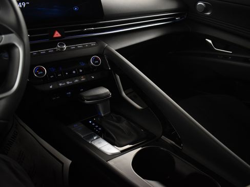 Used 2025 Hyundai Elantra SEL image 51