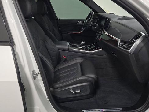 Used 2023 BMW X5 xDrive40i w/ M Sport Package image 8