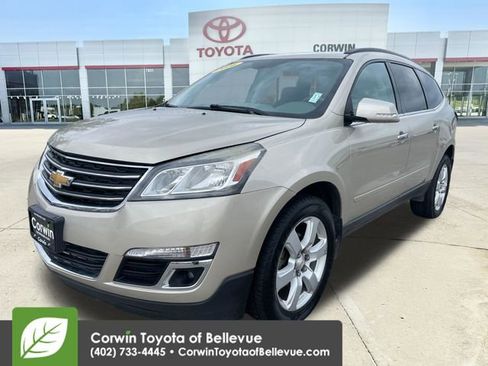 Used 2016 Chevrolet Traverse LT w/ Style and Technology Package FWD image 13