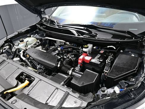Used 2024 Nissan Rogue S AWD/4WD image 13