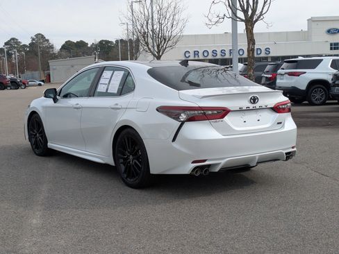 Used 2022 Toyota Camry XSE image 6