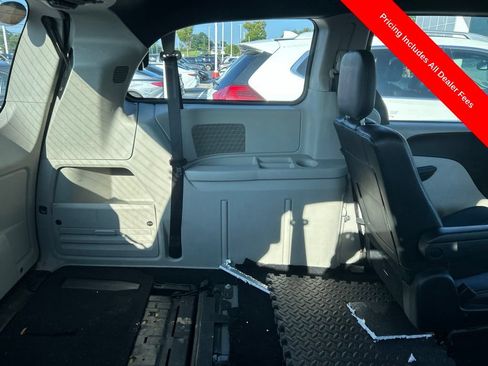 Used 2019 Dodge Grand Caravan SXT FWD image 5