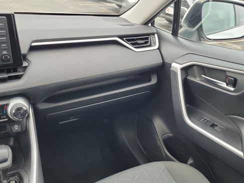 Used 2022 Toyota RAV4 XLE image 16