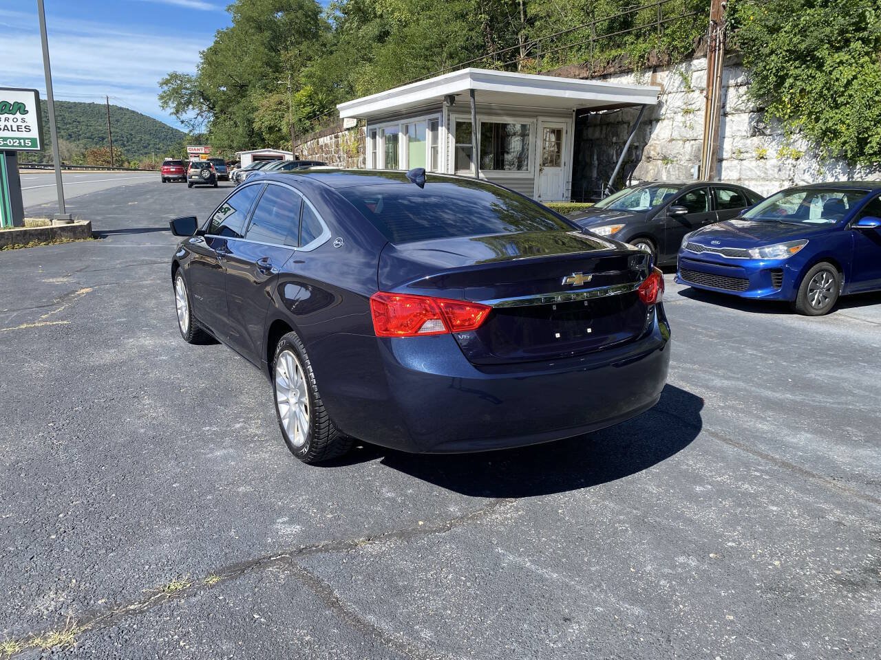 Used 2017 Chevrolet Impala LS FWD image 3