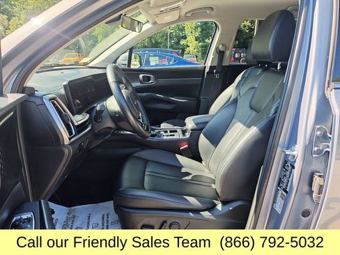 Used 2024 Kia Sorento S AWD/4WD image 10