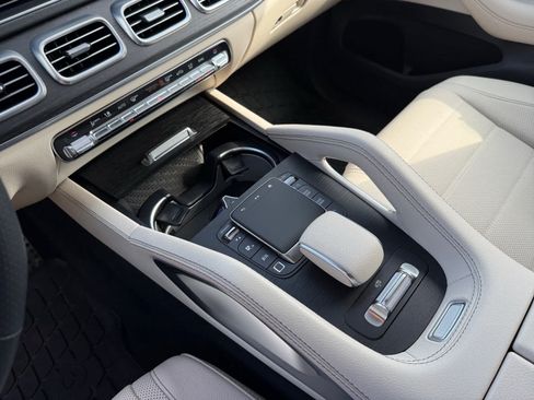 Certified 2025 Mercedes-Benz GLS 450 4MATIC image 23